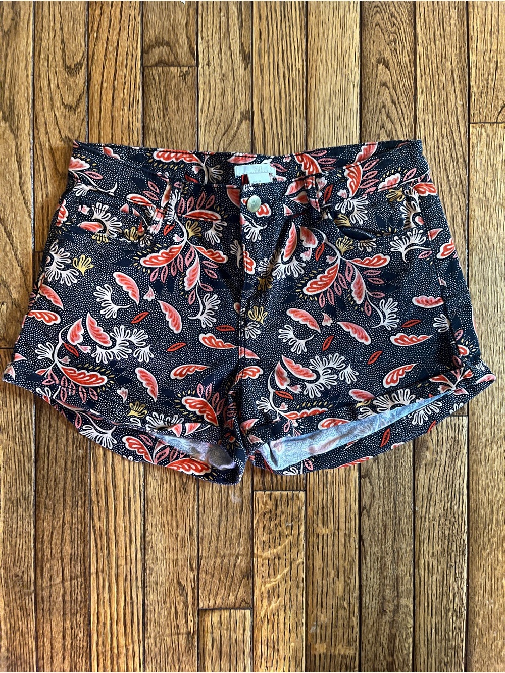 H&M Shorts Black Floral Print 8 Polka Dot Pattern Summer Funky Preppy Whimsi